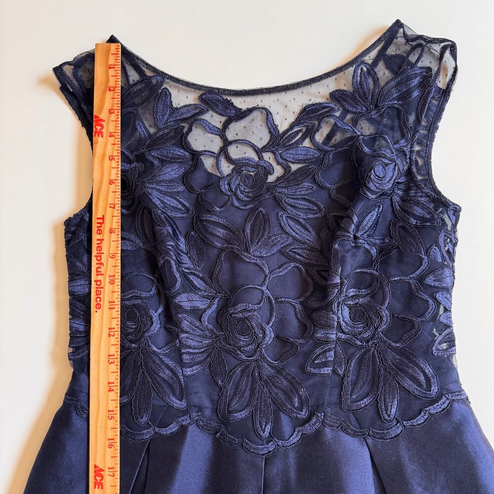 Kay Unger Lace Trimmed Cocktail Party Dress Size 6 Pleated Skirt Blue Black Tie - Picture 9 of 14